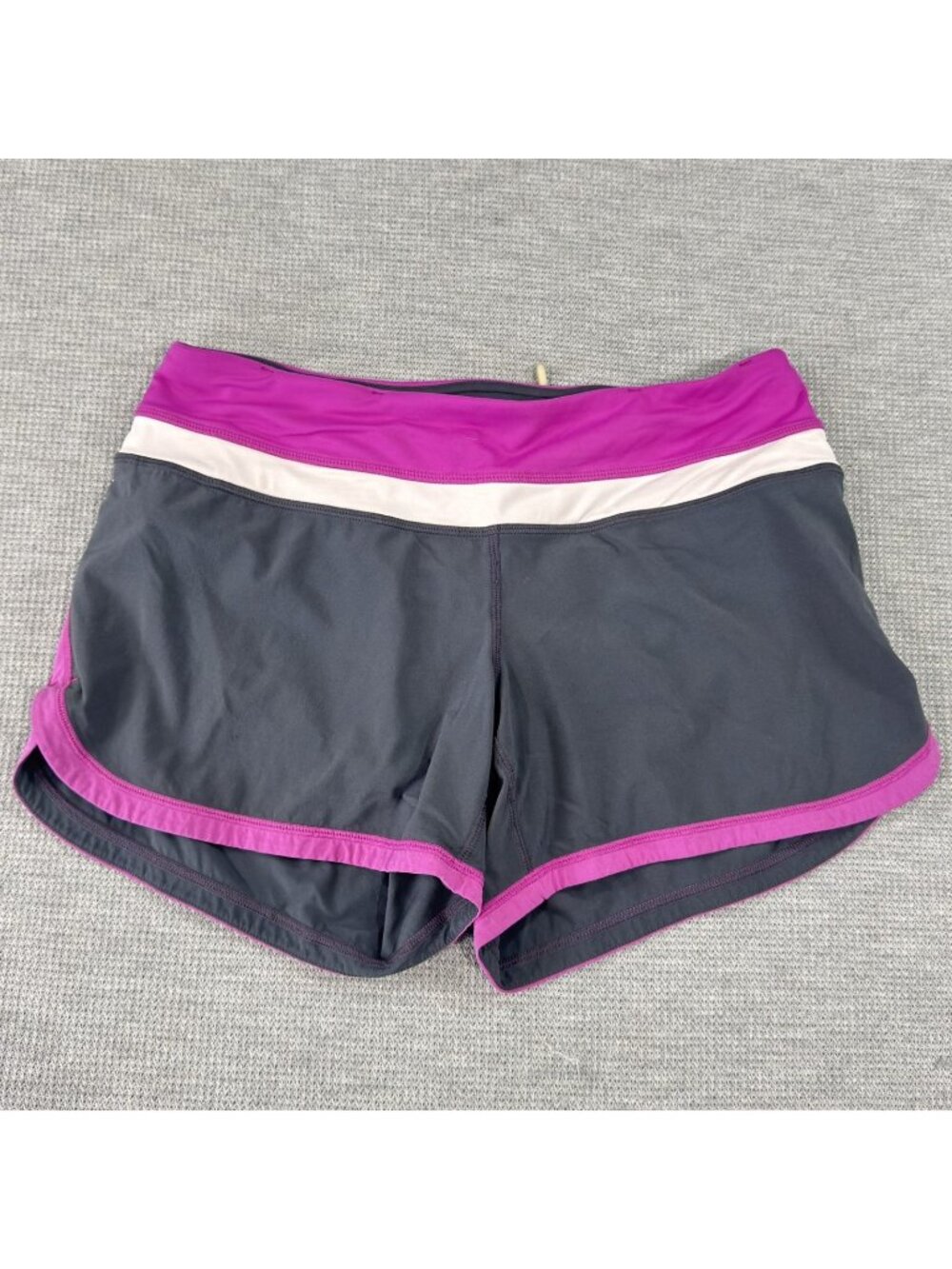 Lululemon Athletic Shorts Womens S Gray Pink Lined Sweat Wicking Pockets Stretch